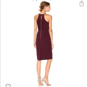 Midi long & lean sheath dress. Lace back details.